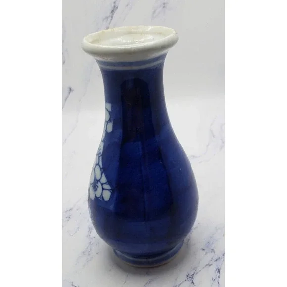 Small Porcelain Chinese Plum Blossom 4 Inch Handpainted Tulip Shaped Vase - Picture 4 of 6